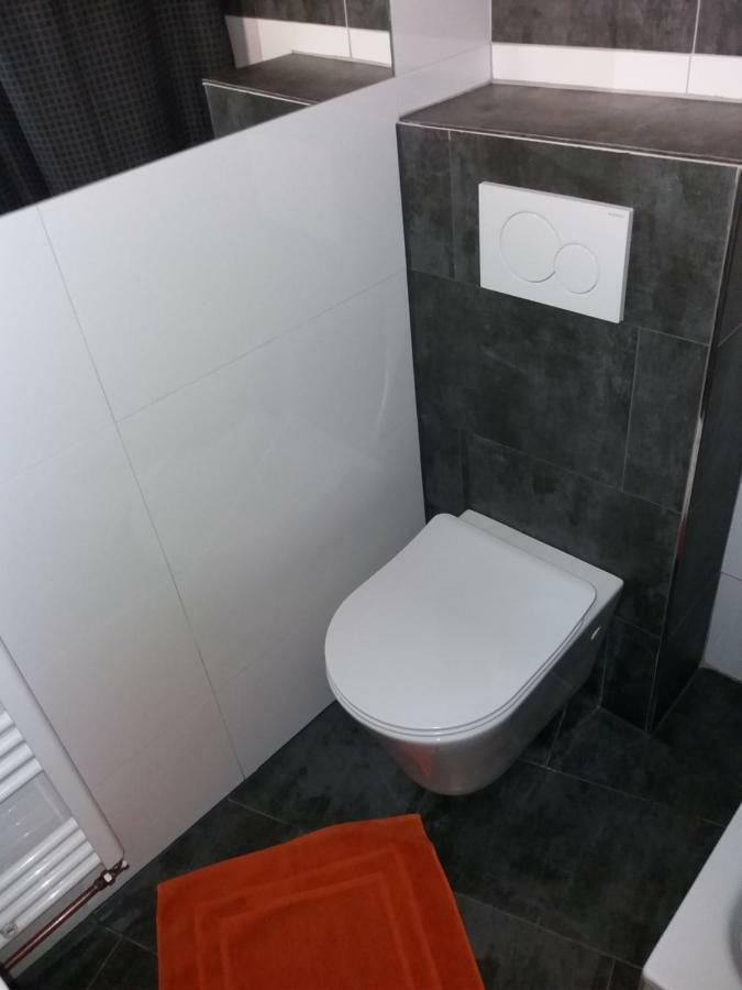 لوبيك Ferienwohnung "Lutzow 2" المظهر الخارجي الصورة